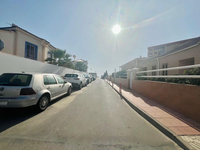 6 bedroom Villa for sale in La Manga del Mar Menor - € 995,000 (Ref: 9109063)