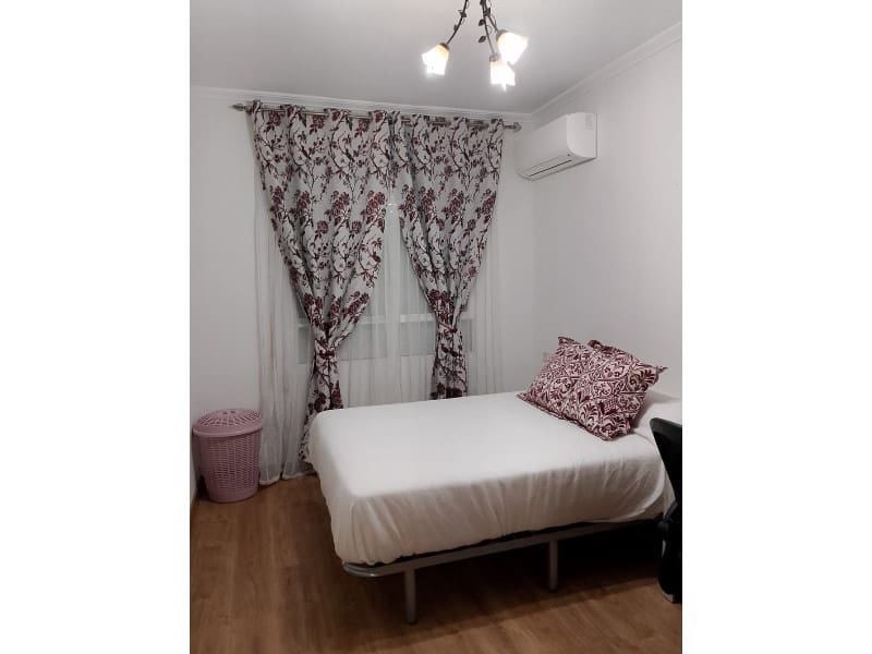 3 soveværelse Byhus til leje i Cartagena - € 300 (Ref: 9218801)