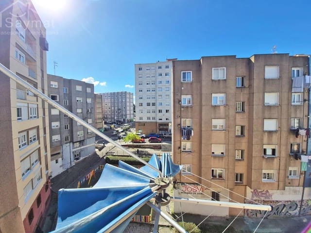 3 bedroom Flat for sale in Santander with garage - € 165,000 (Ref: 10077098)