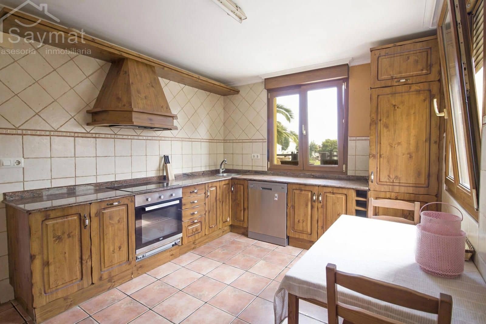 Chalet de 5 habitaciones en San Vicente de la Barquera en venta - 548.000 € (Ref: 9981243)