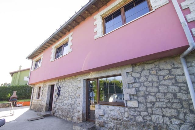 4 slaapkamer Villa te koop in Elechas, Marina de Cudeyo - € 345.000 (Ref: 9981247)