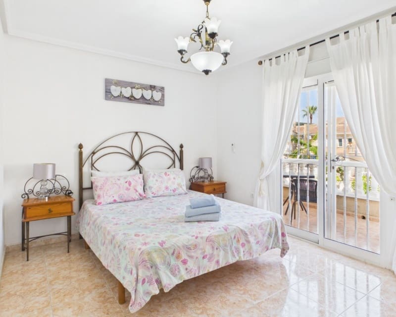 3 bedroom Townhouse for sale in Los Alcazares with pool - € 279,500 (Ref: 10000526)