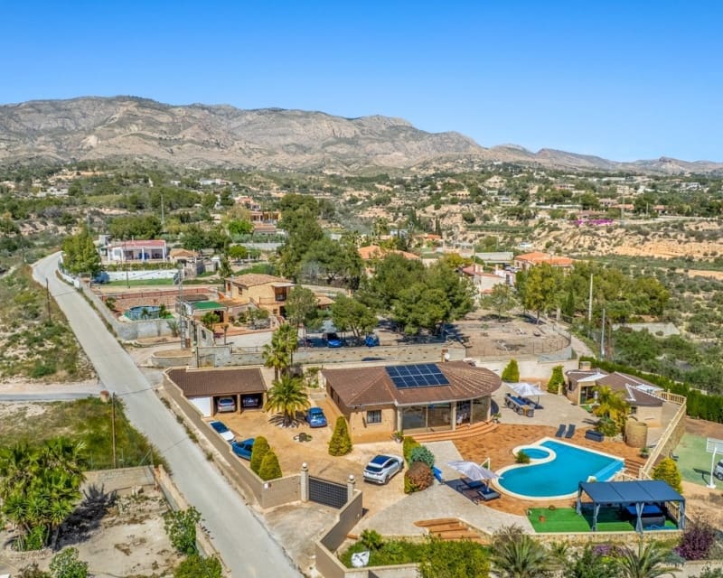 5 Zimmer Villa zu verkaufen in Crevillente / Crevillent mit Pool Garage - 599.000 € (Ref: 10014762)