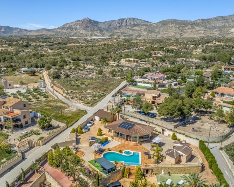 5 Zimmer Villa zu verkaufen in Crevillente / Crevillent mit Pool Garage - 599.000 € (Ref: 10014762)