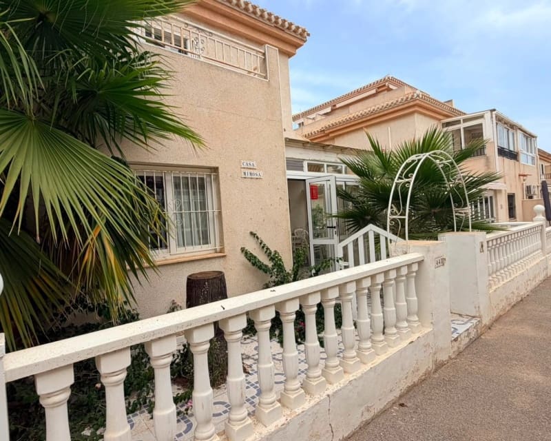 3 sypialnia Willa na sprzedaż w Playa Flamenca z basenem - 255 000 € (Ref: 10014767)