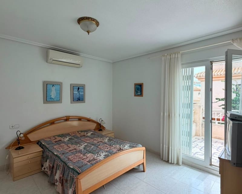 3 sypialnia Willa na sprzedaż w Playa Flamenca z basenem - 255 000 € (Ref: 10014767)