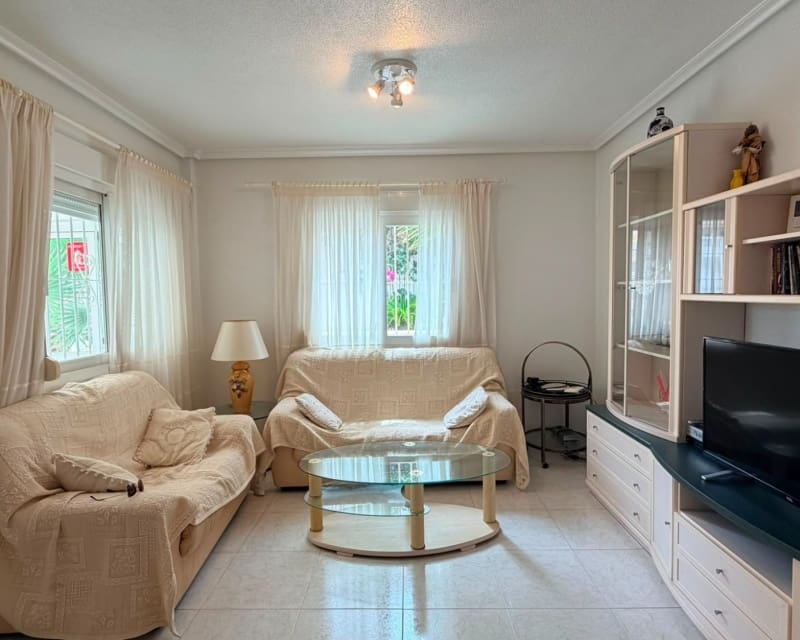 3 sypialnia Willa na sprzedaż w Playa Flamenca z basenem - 255 000 € (Ref: 10014767)