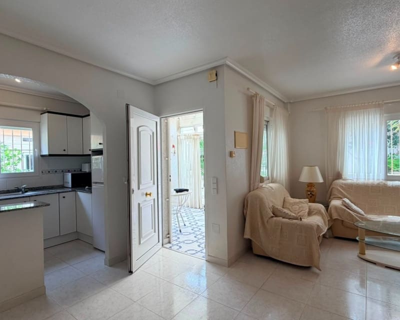 3 sypialnia Willa na sprzedaż w Playa Flamenca z basenem - 255 000 € (Ref: 10014767)