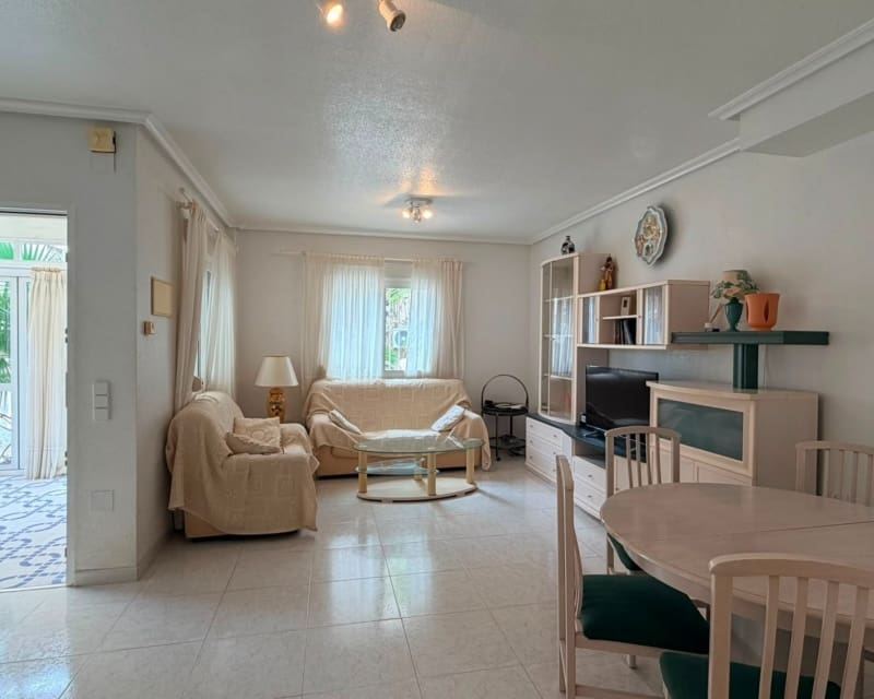 3 sypialnia Willa na sprzedaż w Playa Flamenca z basenem - 255 000 € (Ref: 10014767)