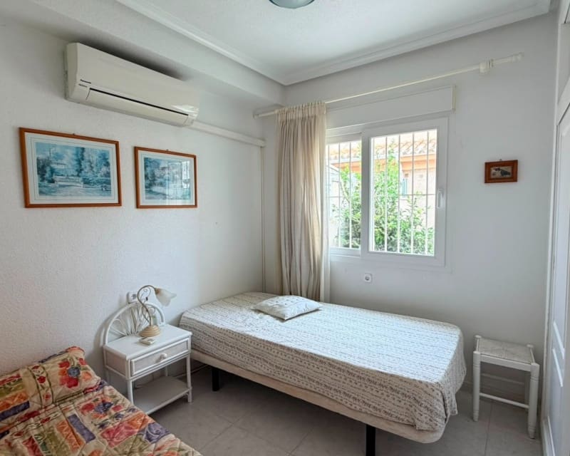 3 sypialnia Willa na sprzedaż w Playa Flamenca z basenem - 255 000 € (Ref: 10014767)