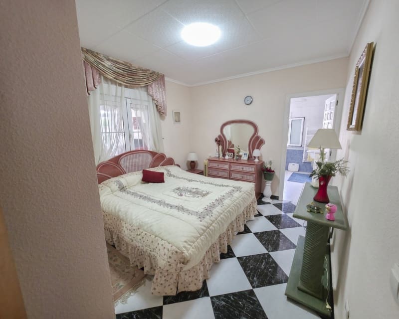 3 sovrum Villa till salu i San Luis med pool garage - 475 000 € (Ref: 10014770)