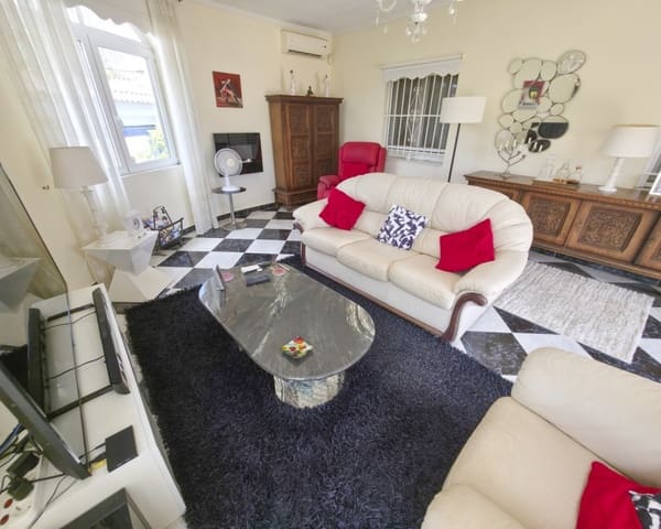 3 sovrum Villa till salu i San Luis, Torrevieja med pool garage - 475 000 € (Ref: 10014770)