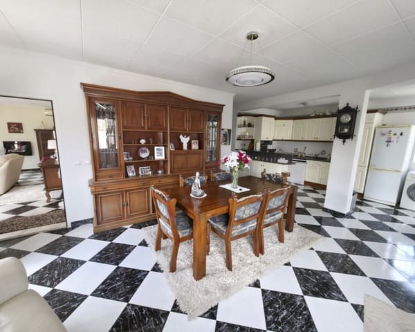 3 sovrum Villa till salu i San Luis, Torrevieja med pool garage - 475 000 € (Ref: 10014770)