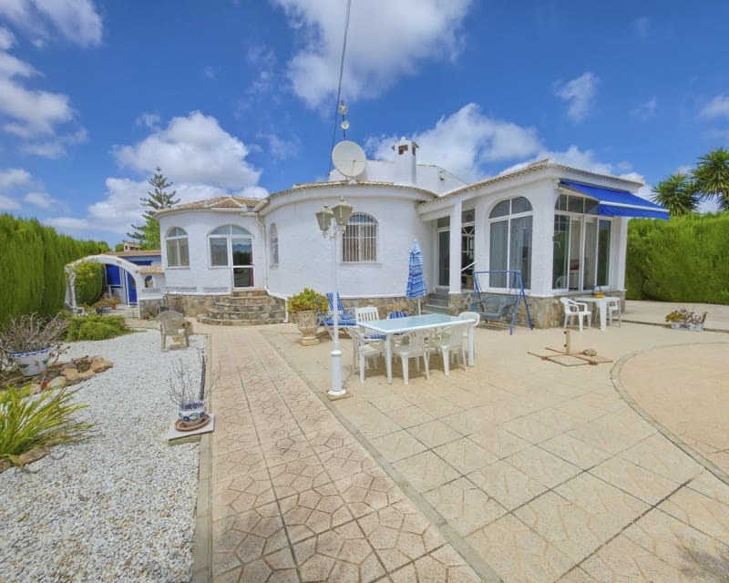 3 sovrum Villa till salu i San Luis med pool garage - 475 000 € (Ref: 10014770)