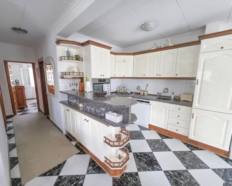3 sovrum Villa till salu i San Luis med pool garage - 475 000 € (Ref: 10014770)