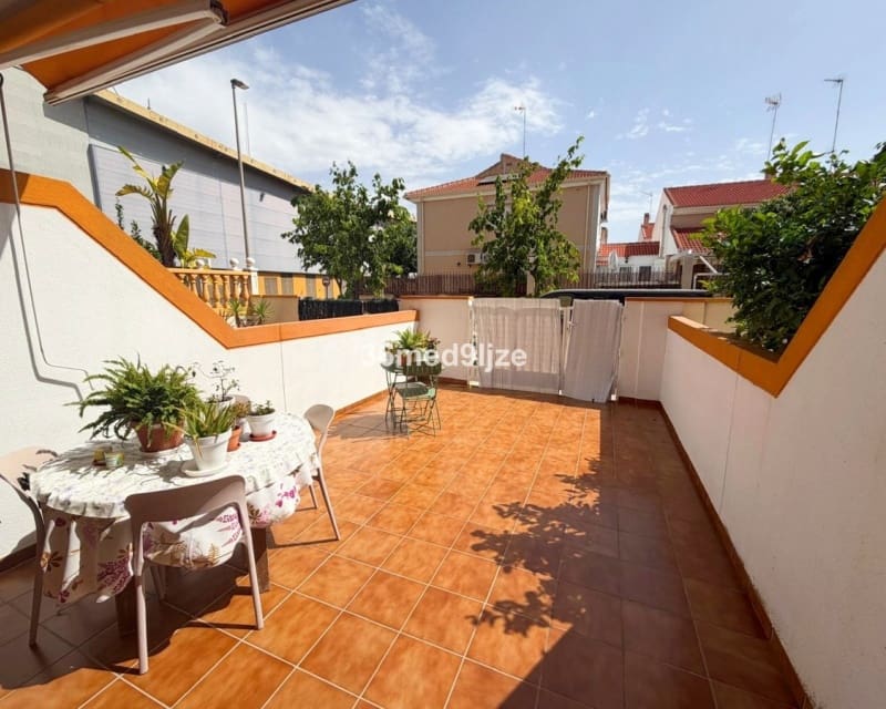 3 bedroom Townhouse for sale in Los Alcazares with pool - € 250,000 (Ref: 10019878)