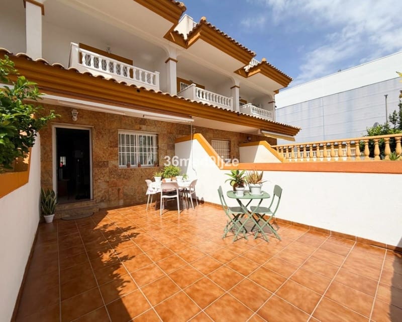 3 bedroom Townhouse for sale in Los Alcazares with pool - € 250,000 (Ref: 10019878)