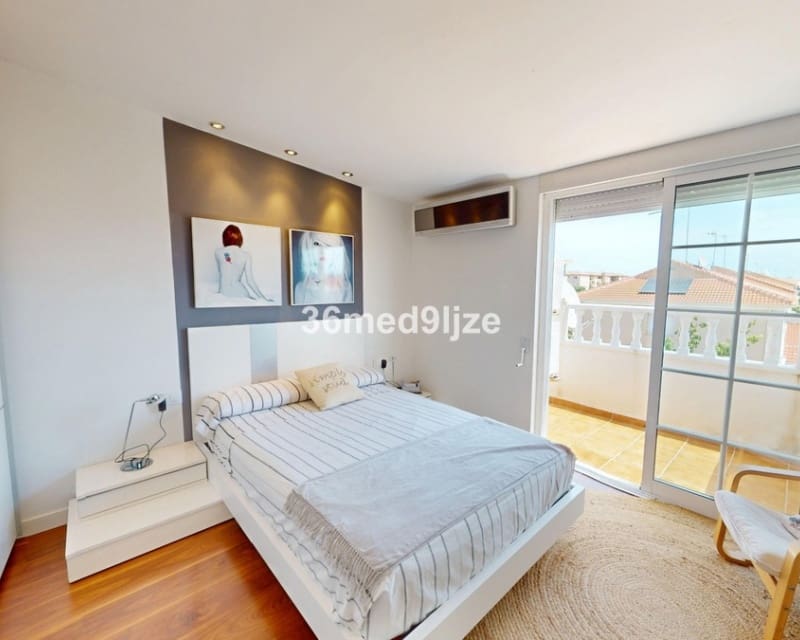 3 bedroom Townhouse for sale in Los Alcazares with pool - € 250,000 (Ref: 10019878)