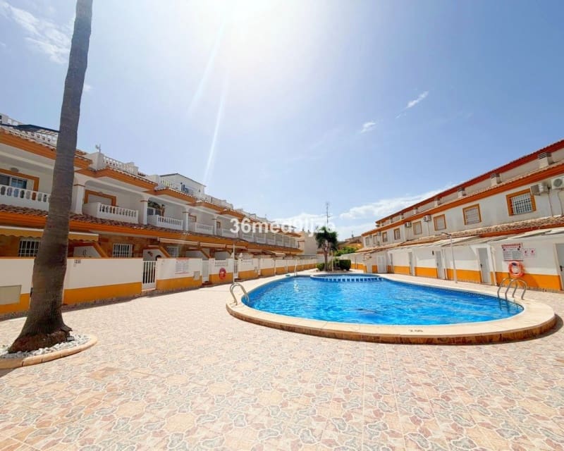 3 bedroom Townhouse for sale in Los Alcazares with pool - € 250,000 (Ref: 10019878)