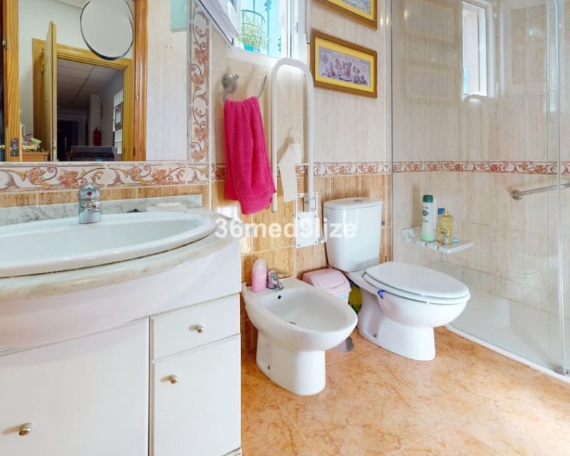 2 sypialnia Apartament na sprzedaż w Los Alcazares z basenem garażem - 135 000 € (Ref: 10019879)