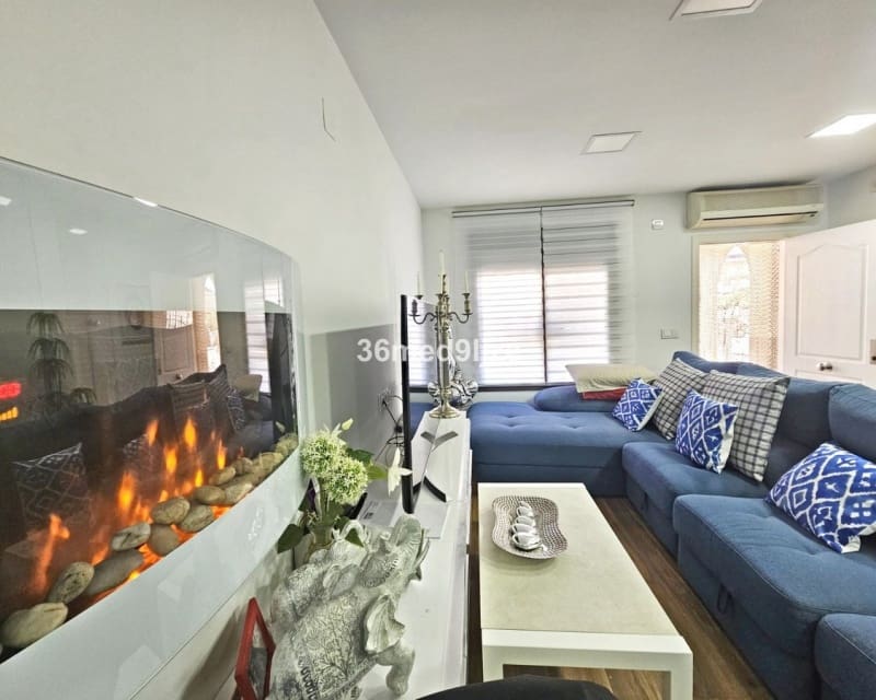 2 soveværelse Lejlighed til salg i Los Alcazares med swimmingpool - € 215.000 (Ref: 10019881)