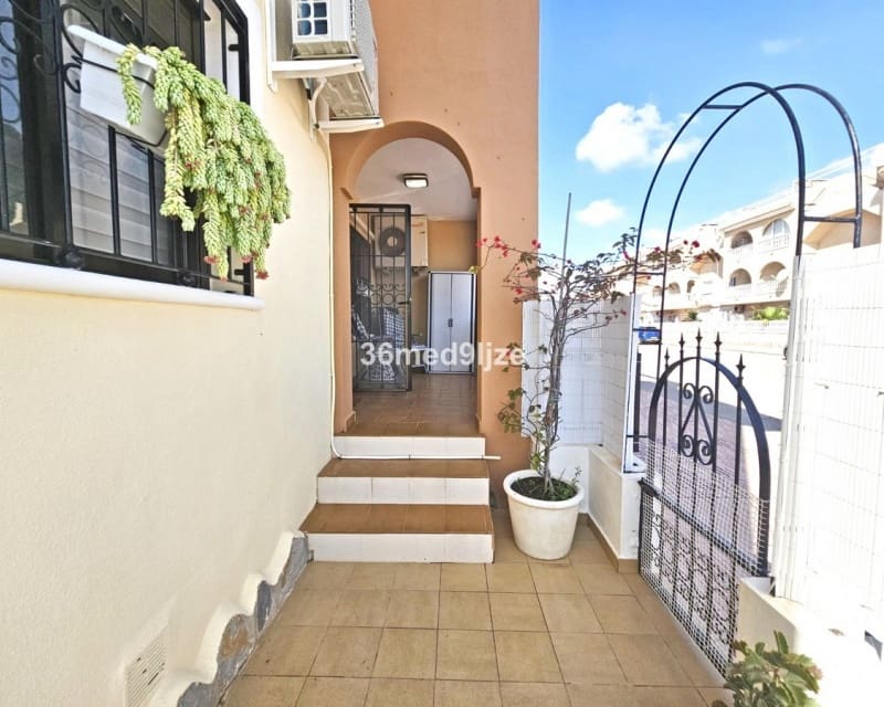 2 soveværelse Lejlighed til salg i Los Alcazares med swimmingpool - € 215.000 (Ref: 10019881)