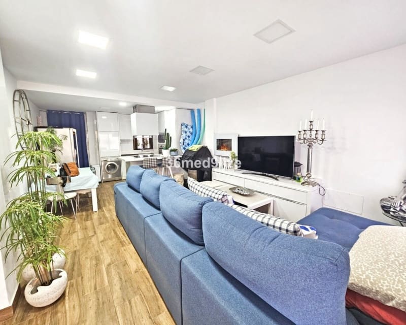 2 soveværelse Lejlighed til salg i Los Alcazares med swimmingpool - € 215.000 (Ref: 10019881)