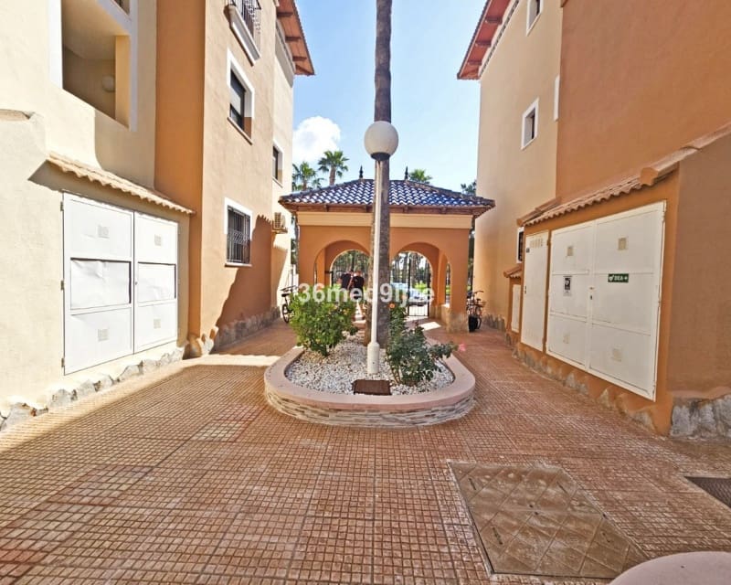 2 soveværelse Lejlighed til salg i Los Alcazares med swimmingpool - € 215.000 (Ref: 10019881)