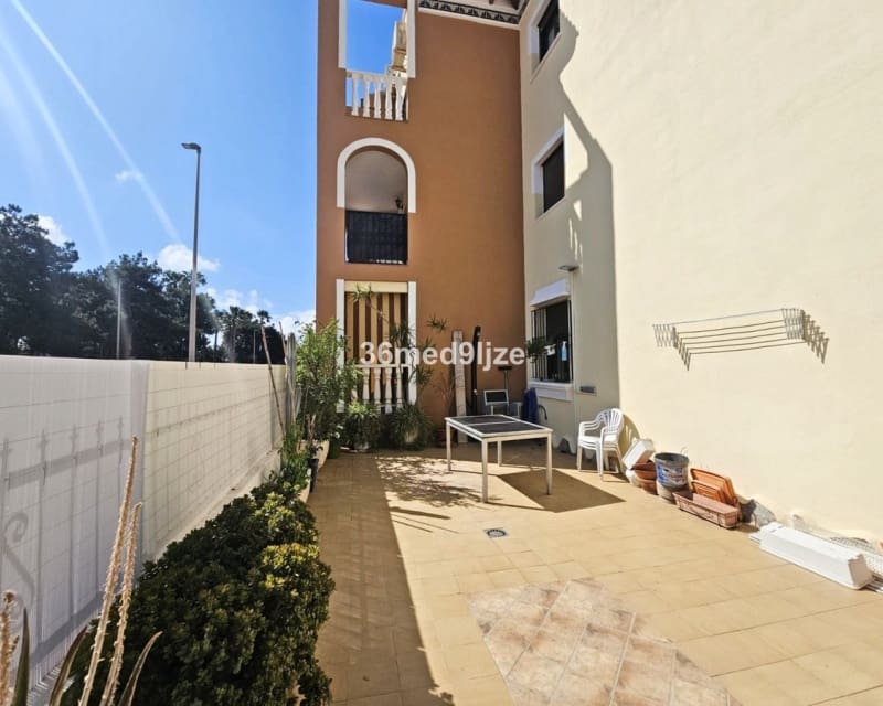 2 soveværelse Lejlighed til salg i Los Alcazares med swimmingpool - € 215.000 (Ref: 10019881)