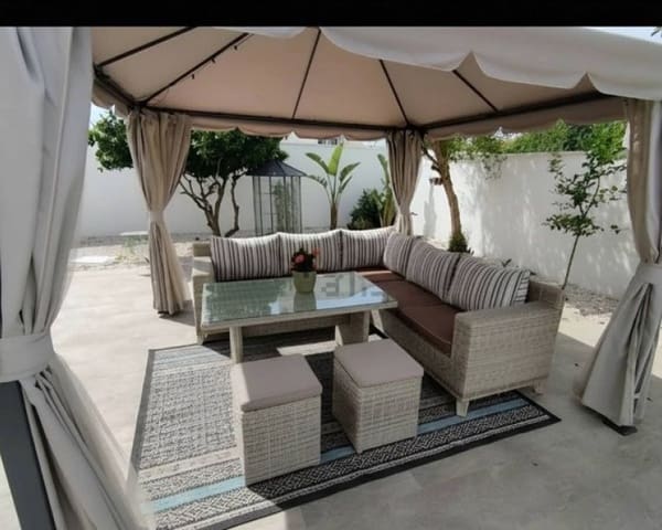5 bedroom Villa for sale in Puerto Deportivo, Torrevieja with pool garage - € 760,000 (Ref: 10019882)