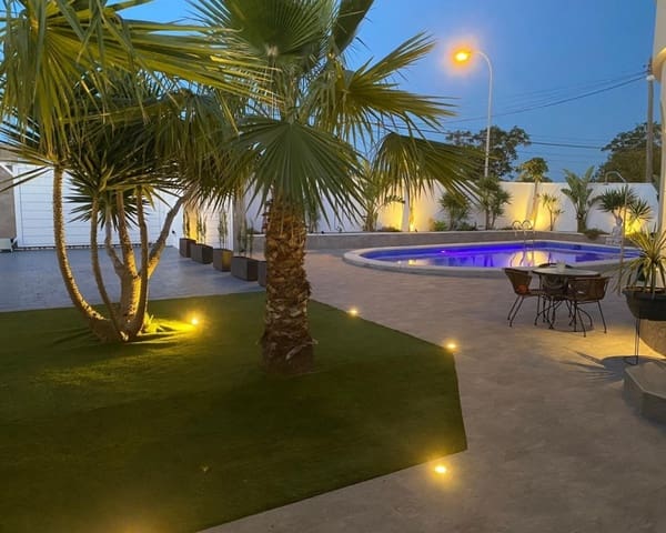 5 bedroom Villa for sale in Puerto Deportivo, Torrevieja with pool garage - € 760,000 (Ref: 10019882)