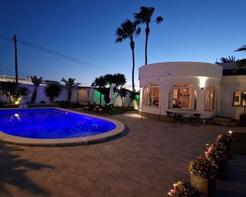 5 bedroom Villa for sale in Torrevieja with pool garage - € 760,000 (Ref: 10019882)