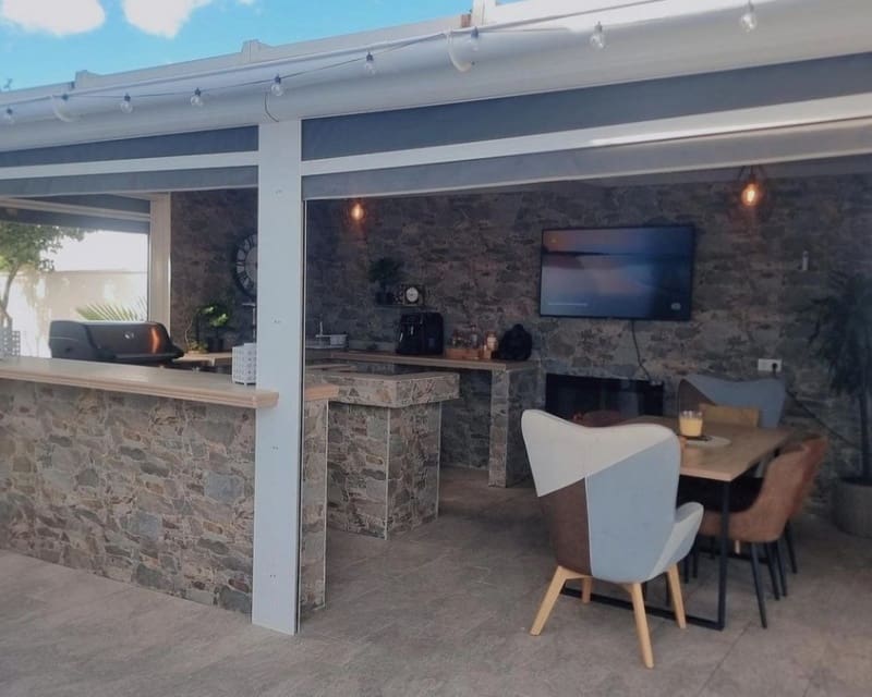 5 bedroom Villa for sale in Torrevieja with pool garage - € 760,000 (Ref: 10019882)