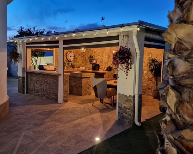 5 bedroom Villa for sale in Torrevieja with pool garage - € 760,000 (Ref: 10019882)