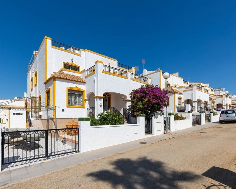 3 bedroom Villa for sale in Los Montesinos with pool - € 218,000 (Ref: 10019885)
