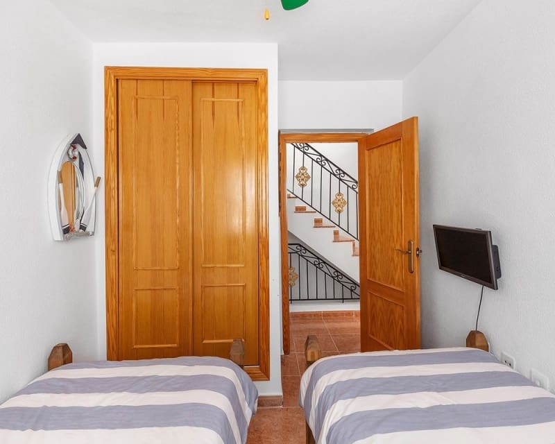 3 bedroom Villa for sale in Los Montesinos with pool - € 218,000 (Ref: 10019885)