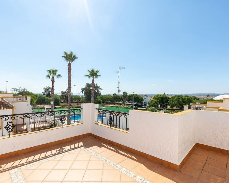 3 bedroom Villa for sale in Los Montesinos with pool - € 218,000 (Ref: 10019885)