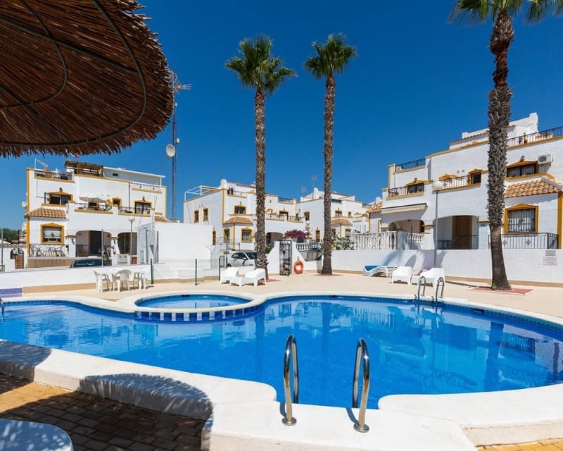 3 bedroom Villa for sale in Los Montesinos with pool - € 218,000 (Ref: 10019885)