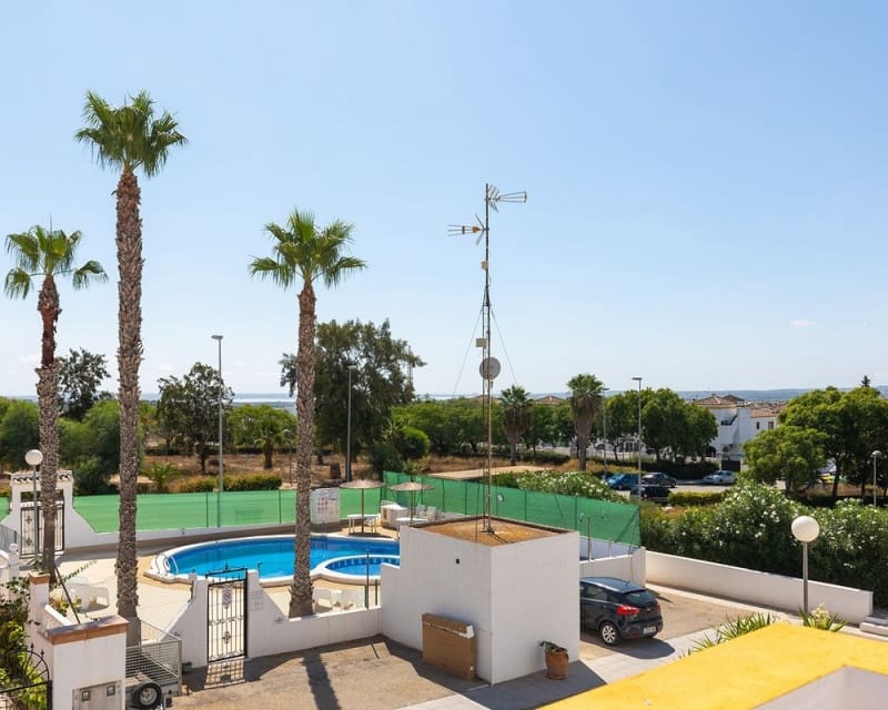 3 bedroom Villa for sale in Los Montesinos with pool - € 218,000 (Ref: 10019885)