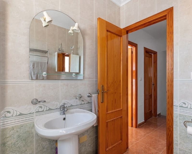 3 bedroom Villa for sale in Los Montesinos with pool - € 218,000 (Ref: 10019885)
