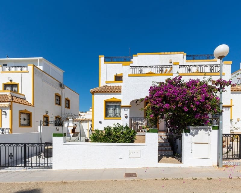 3 bedroom Villa for sale in Los Montesinos with pool - € 218,000 (Ref: 10019885)
