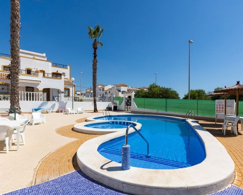 3 bedroom Villa for sale in Los Montesinos with pool - € 218,000 (Ref: 10019885)