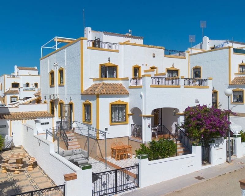 3 bedroom Villa for sale in Los Montesinos with pool - € 218,000 (Ref: 10019885)