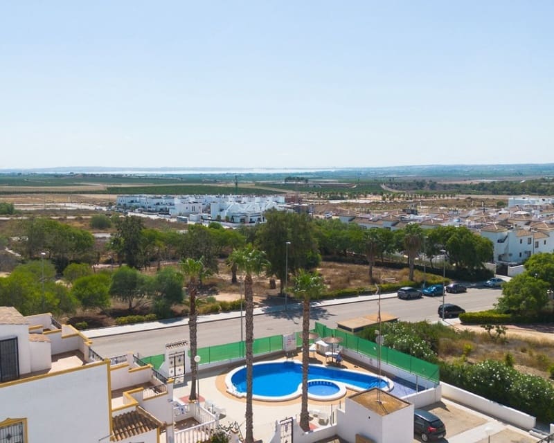3 bedroom Villa for sale in Los Montesinos with pool - € 218,000 (Ref: 10019885)