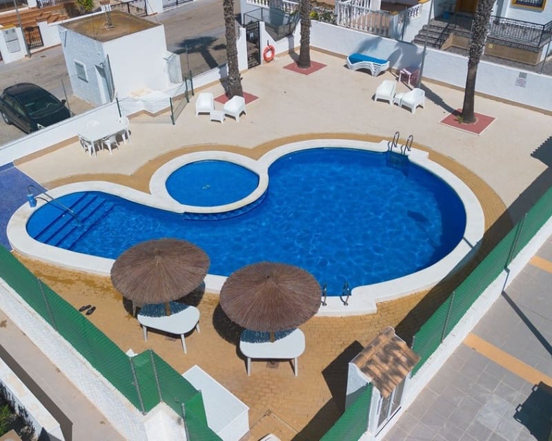 3 bedroom Villa for sale in Los Montesinos with pool - € 218,000 (Ref: 10019885)