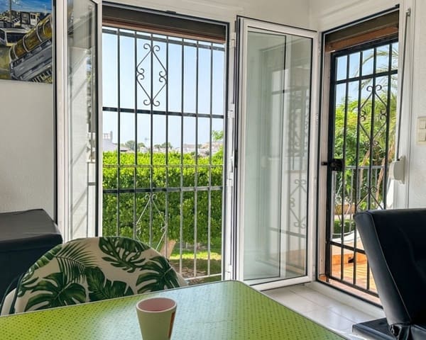 1 slaapkamer Villa te koop in San Miguel de Salinas met zwembad - € 105.000 (Ref: 10019886)