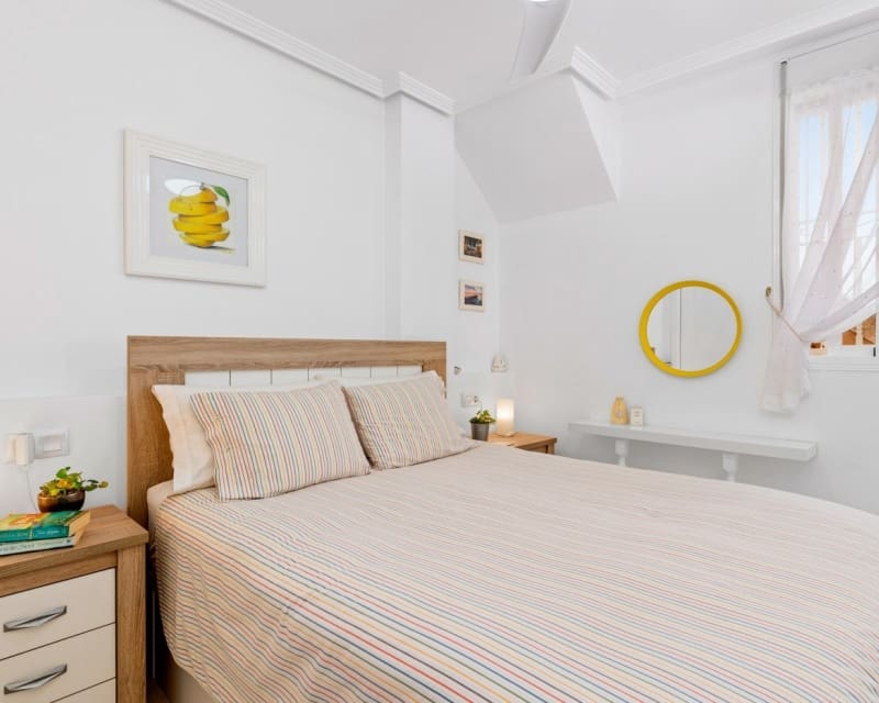 2 bedroom Apartment for sale in Los Alcazares with pool - € 225,000 (Ref: 10019888)