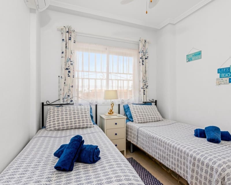 2 bedroom Apartment for sale in Los Alcazares with pool - € 225,000 (Ref: 10019888)