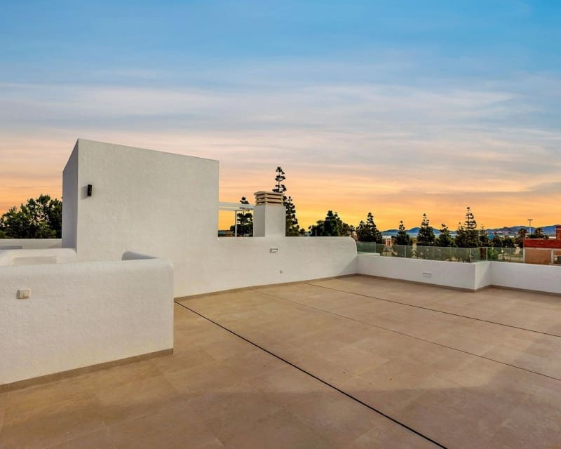 3 bedroom Villa for sale in Los Alcazares with pool garage - € 539,900 (Ref: 10021318)