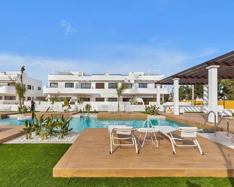 3 bedroom Villa for sale in Los Alcazares with pool garage - € 539,900 (Ref: 10021318)